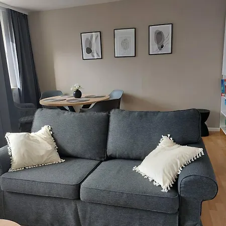 Near Metro Station And Park Apartmán *