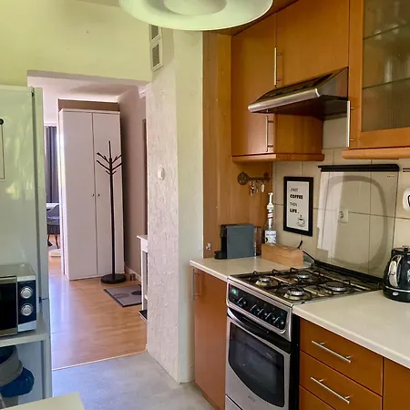 Apartment Near Metro Station And Park